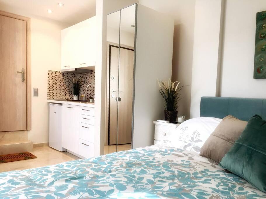 Emerald Mini Suite:Your Deluxe Studio In Kalamaria Selanik Dış mekan fotoğraf